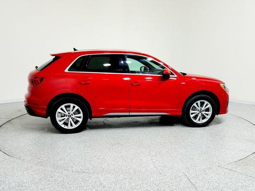 2022 Audi Q3 45 S line Premium