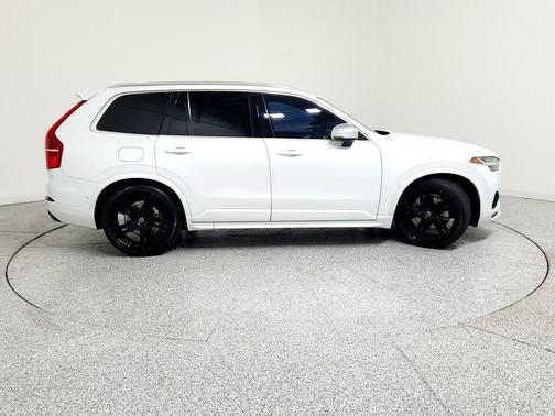 2019 Volvo XC90 T6 R-Design