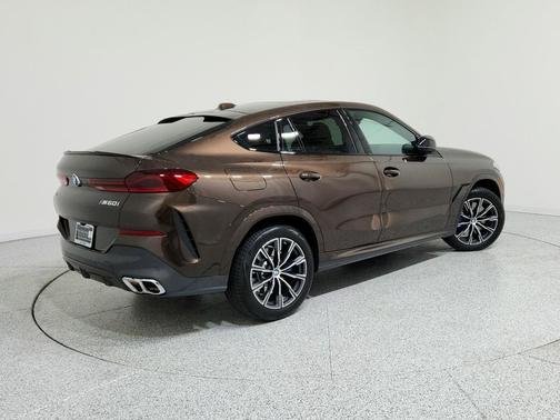 2025 BMW X6 M60i