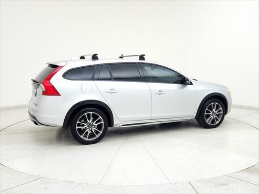2016 Volvo V60 Cross Country T5