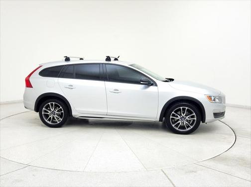 2016 Volvo V60 Cross Country T5
