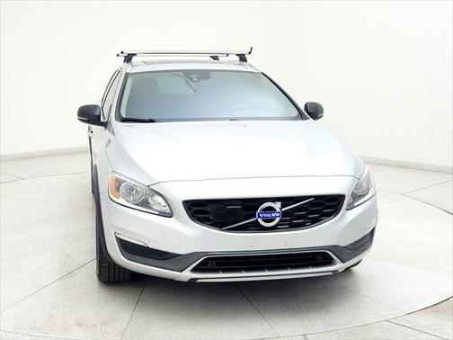 2016 Volvo V60 Cross Country T5
