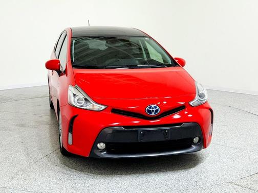 2017 Toyota Prius v Five