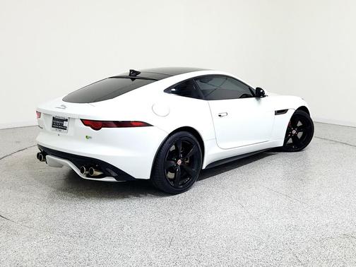 2018 Jaguar F-TYPE R
