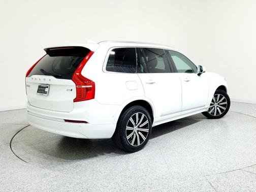 2023 Volvo XC90 B5 Plus