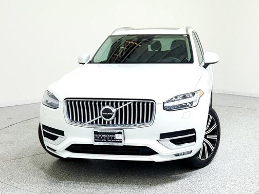 2023 Volvo XC90 B5 Plus
