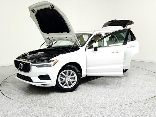 2021 Volvo XC60 T6 Momentum