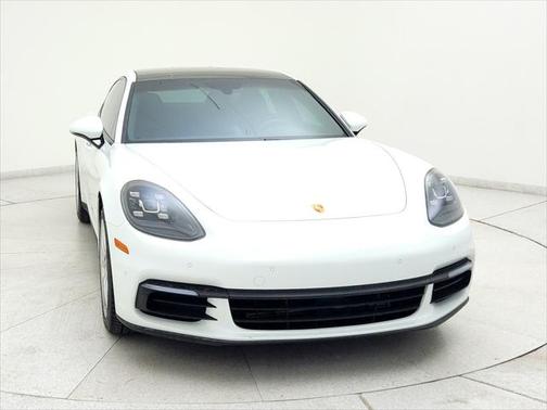 2017 Porsche Panamera Base