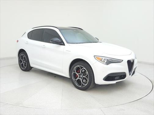 2023 Alfa Romeo Stelvio Veloce AWD