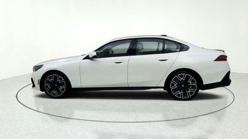 Mineral White Metallic 2024 BMW i5 eDrive40