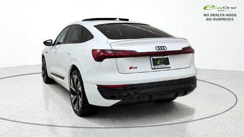 Glacier White Metallic 2024 Audi Q8 e-tron Prestige