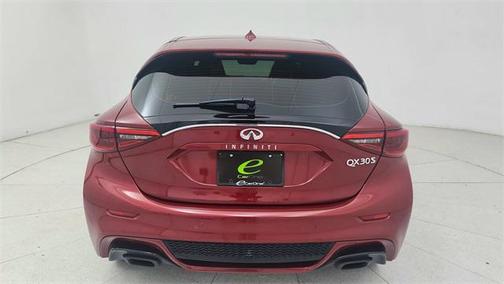 2017 INFINITI QX30 Sport