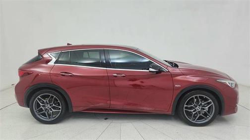 2017 INFINITI QX30 Sport