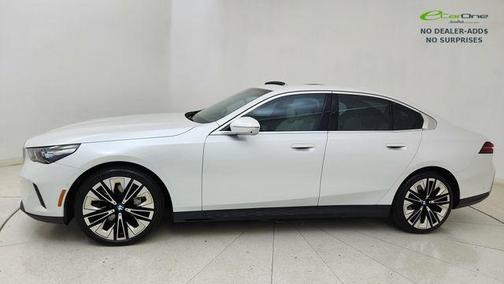 White Metallic 2025 BMW 540 xDrive