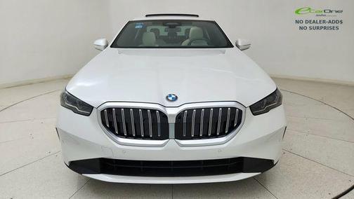 White Metallic 2025 BMW 540 xDrive