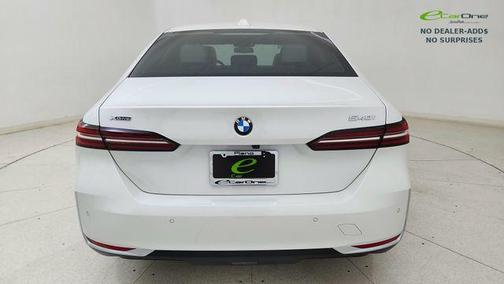 White Metallic 2025 BMW 540 xDrive