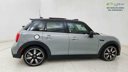 Moonwalk Grey Metallic 2023 MINI Hardtop Cooper S