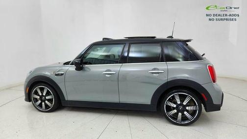 Moonwalk Grey Metallic 2023 MINI Hardtop Cooper S