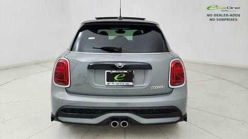 Moonwalk Grey Metallic 2023 MINI Hardtop Cooper S
