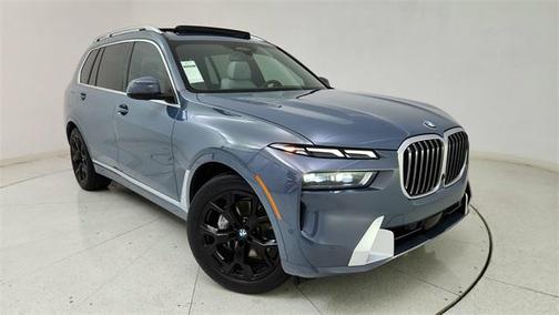 2025 BMW X7 xDrive40i