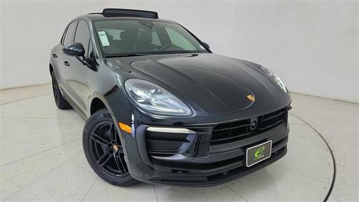 2025 Porsche Macan Base