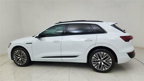 2024 Audi Q8 e-tron Prestige