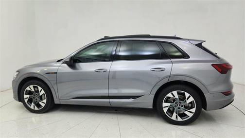 2022 Audi e-tron Premium