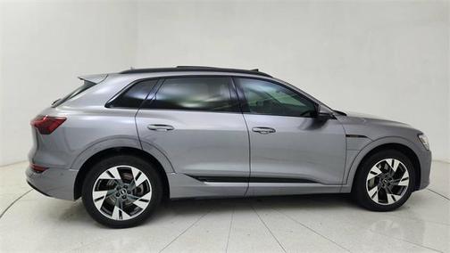 2022 Audi e-tron Premium