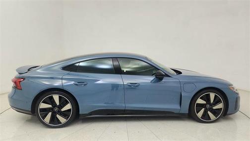 2023 Audi e-tron GT Prestige quattro