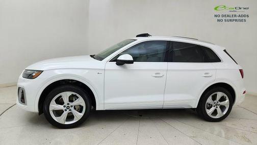 Ibis White 2022 Audi Q5 45 S line Premium Plus