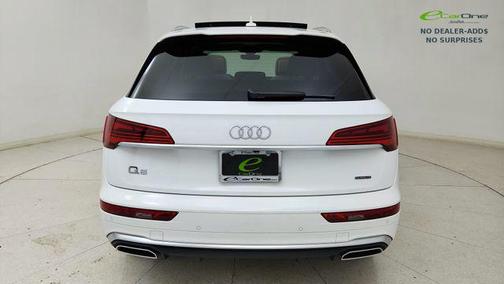 Ibis White 2022 Audi Q5 45 S line Premium Plus