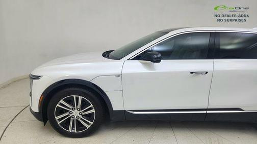 Crystal White Tricoat 2024 Cadillac LYRIQ Luxury