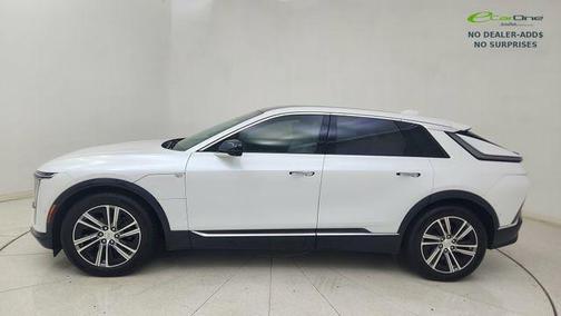 Crystal White Tricoat 2024 Cadillac LYRIQ Luxury