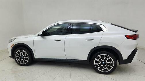 2025 BMW X2 xDrive28i