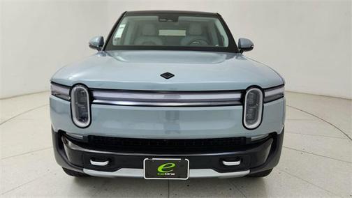 2025 Rivian R1S Adventure