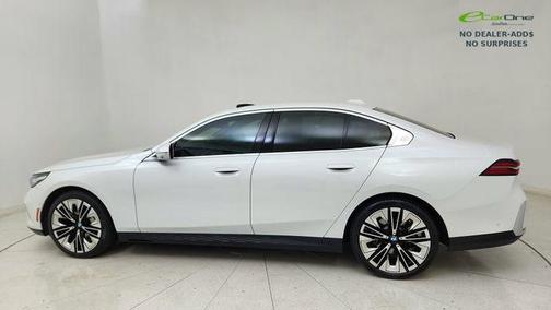 Mineral White Metallic 2026 BMW 530 530i