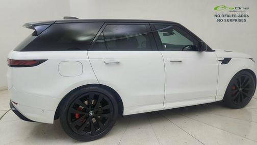 Fuji White 2024 Land Rover Range Rover Sport SE