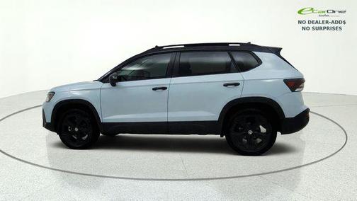 Deep Black 2025 Volkswagen Taos 1.5T SE Black