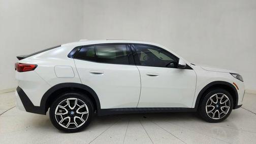 White 2025 BMW X2 xDrive28i