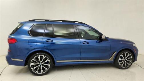 2022 BMW X7 M50i