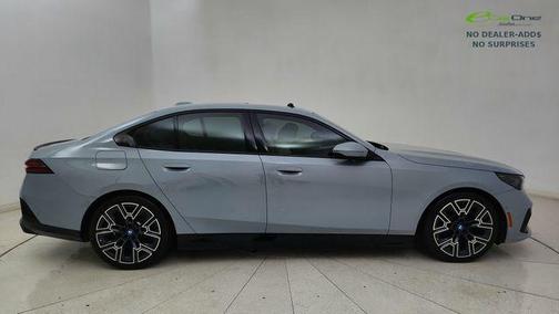 Brooklyn Grey Metallic 2024 BMW i5 eDrive40