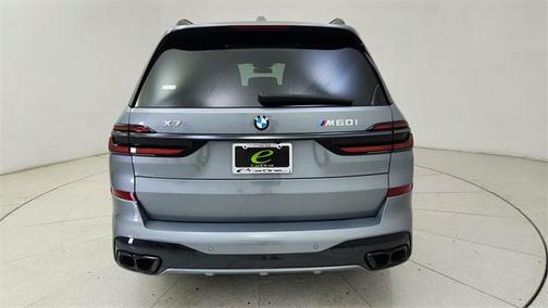 2026 BMW X7 M60i