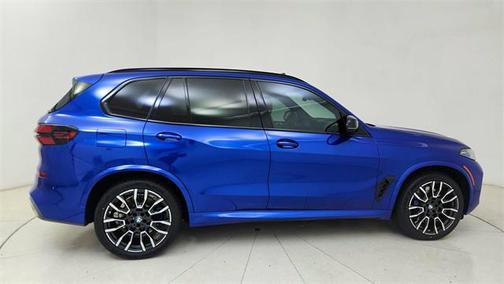 2025 BMW X5 M60i