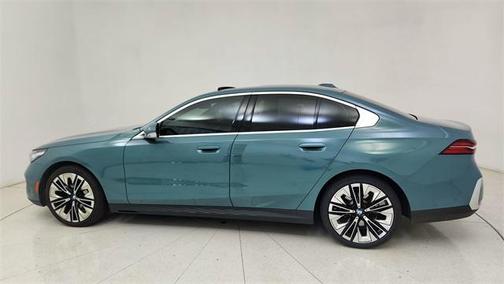 2025 BMW 530 i
