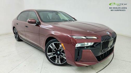 Aventurin Red Metallic 2023 BMW 740 i