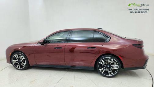 Aventurin Red Metallic 2023 BMW 740 i