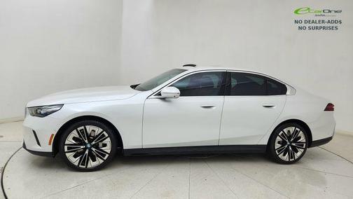 White Metallic 2026 BMW 530 530i