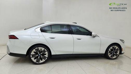 White Metallic 2026 BMW 530 530i