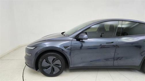 2026 Tesla Model Y Standard Rear-Wheel Drive