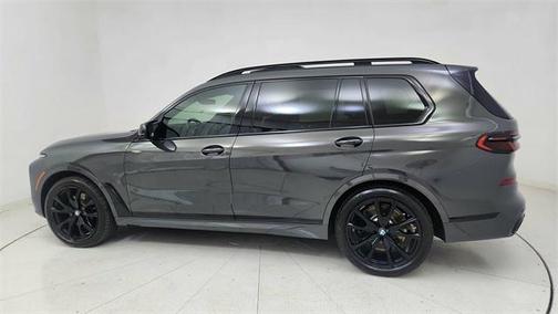 2025 BMW X7 M60i